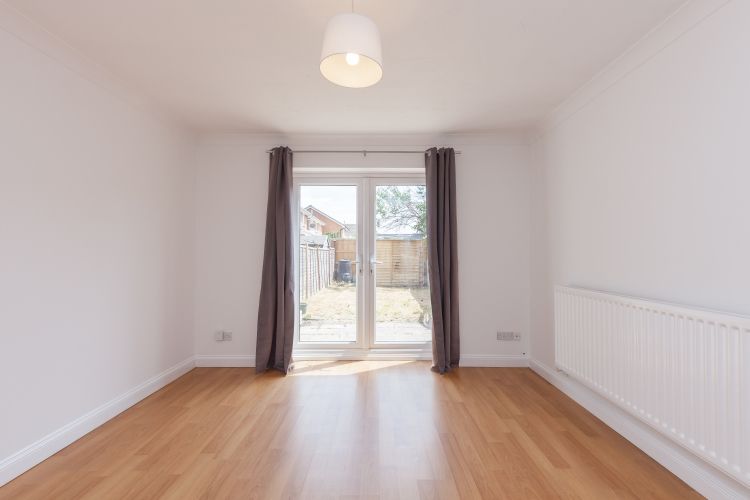 Property photo 3 of 8 284309