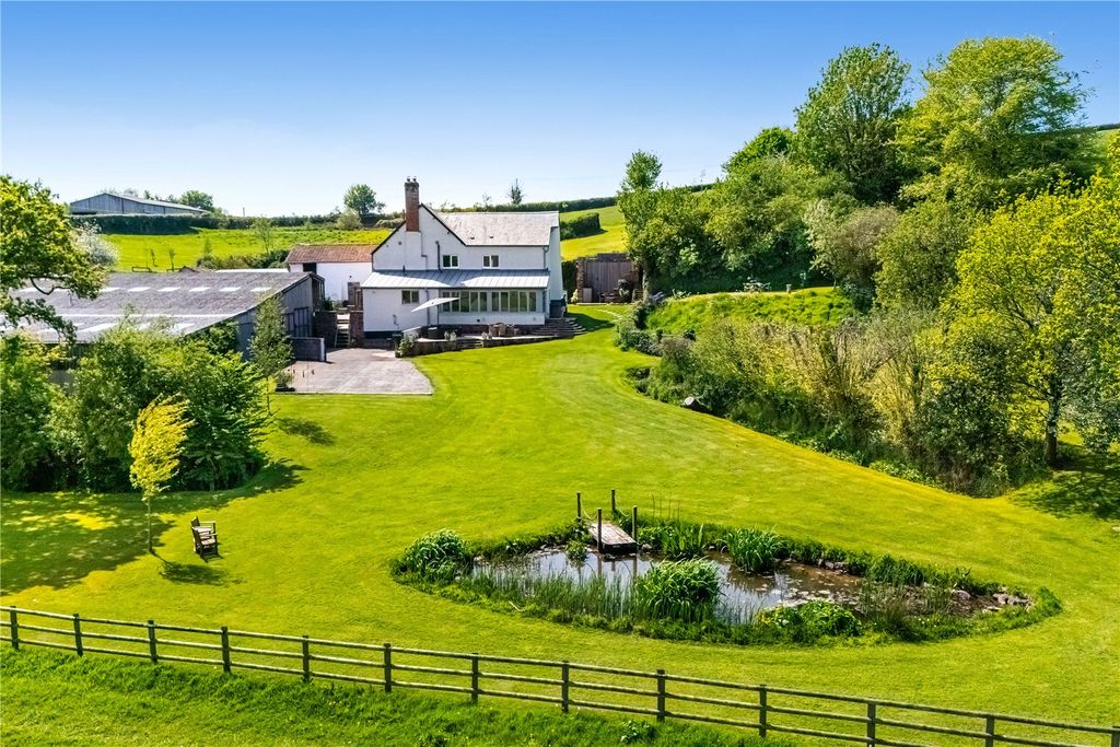Property photo 2 of 30 Venn Farm
