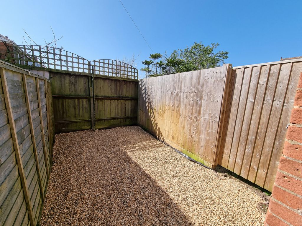 Property photo 2 of 9 Garden