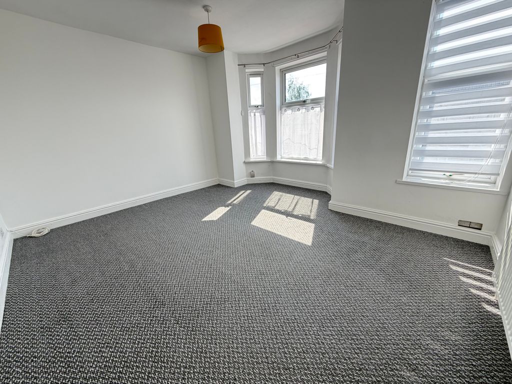 Property photo 3 of 8 Image