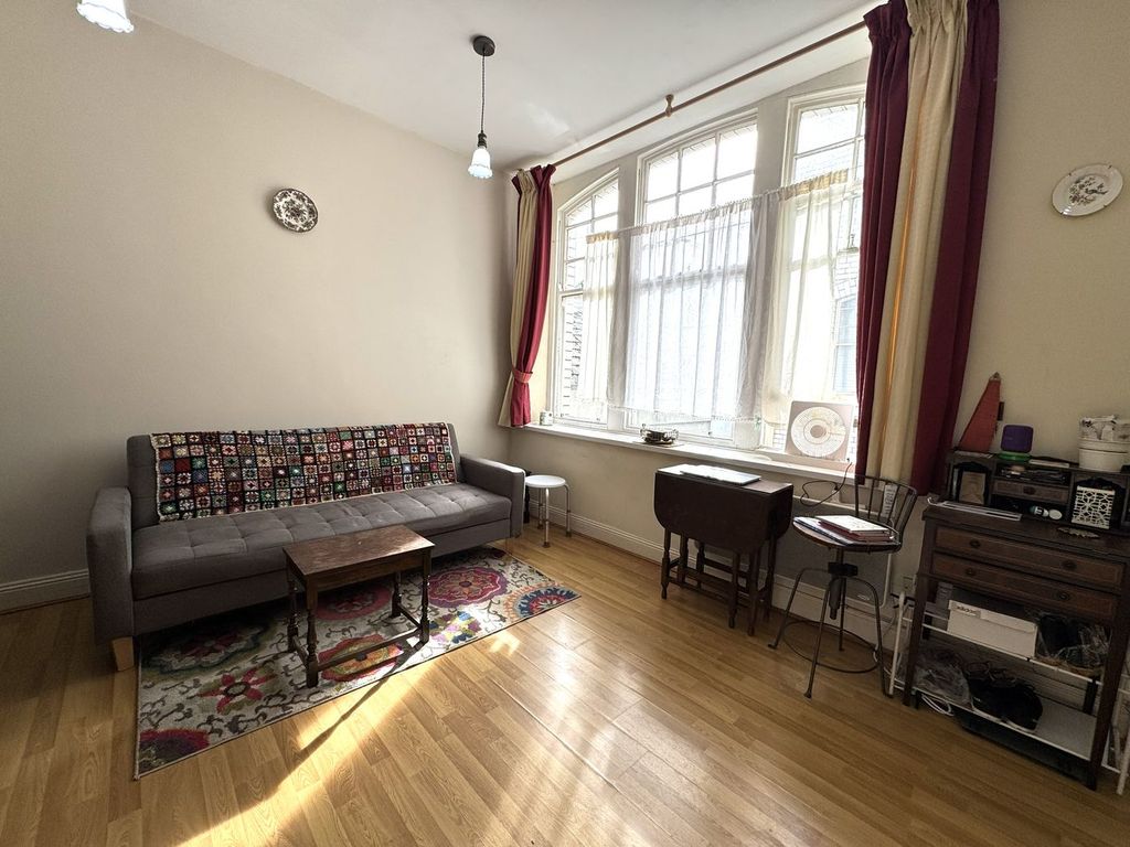 Property photo 3 of 11