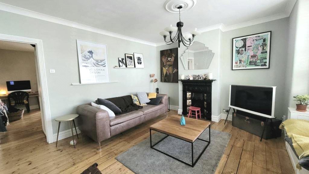 Property photo 2 of 12 Picture No. 11