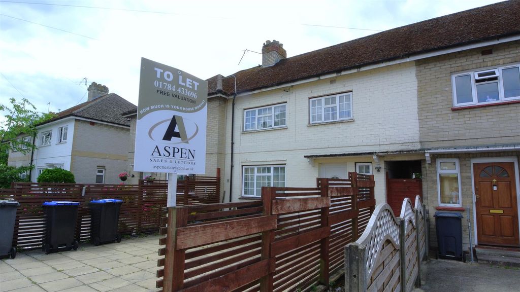 Property photo 2 of 6 15 Almond Close - Ext Shot.Jpg