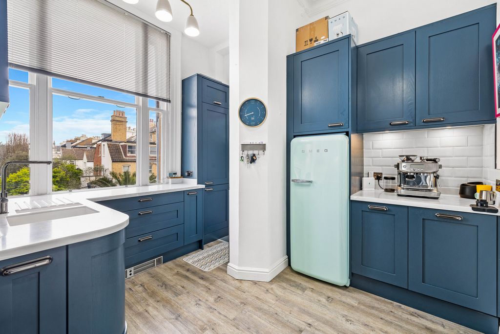 Additional image 8 of 3 bed flat for saleKingsway, Hove BN3