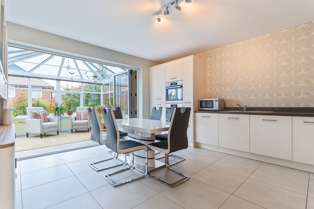 Property photo 3 of 25