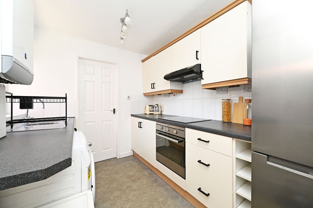 Property photo 2 of 23 Kitchen