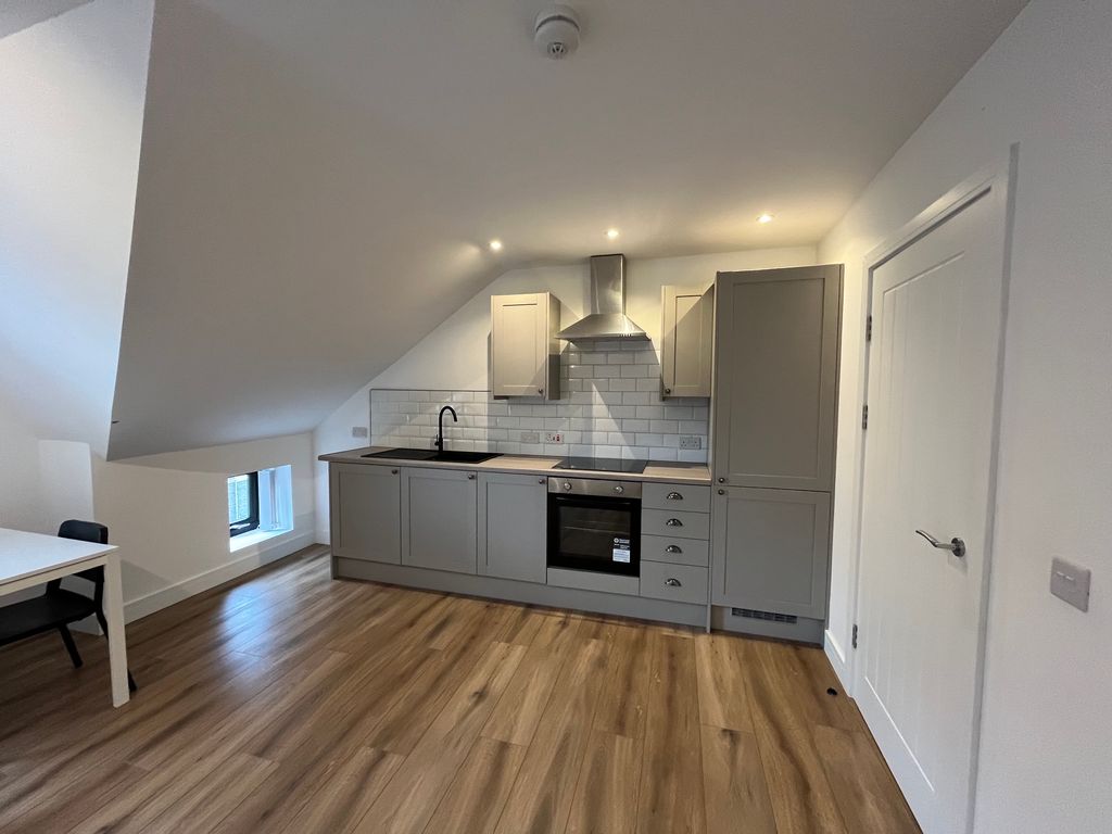 Property photo 3 of 7 Kitchen