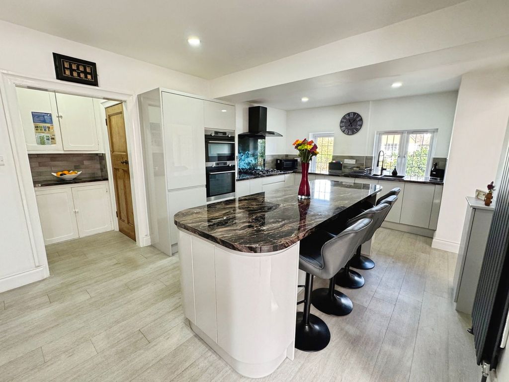 Property photo 2 of 55