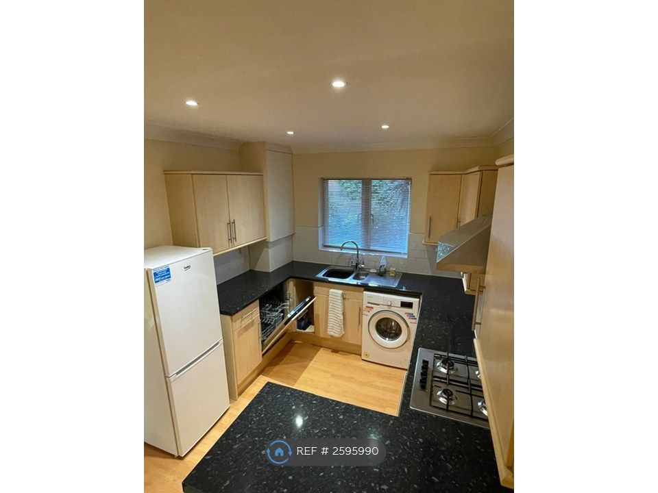 Property photo 3 of 15 Kitchen