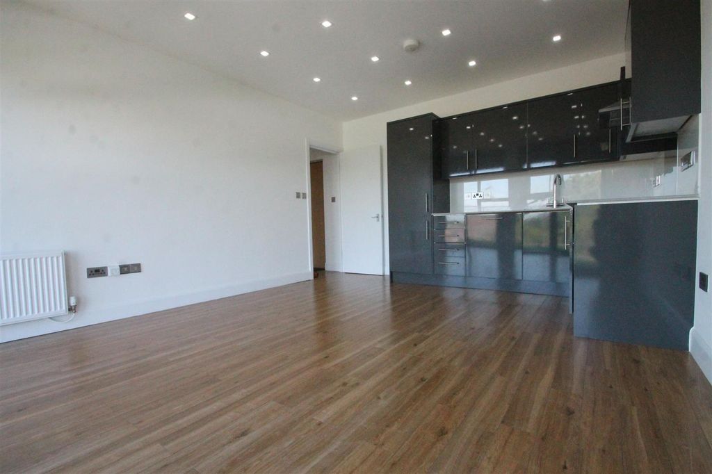 Property photo 2 of 8 Img_0445.Jpg