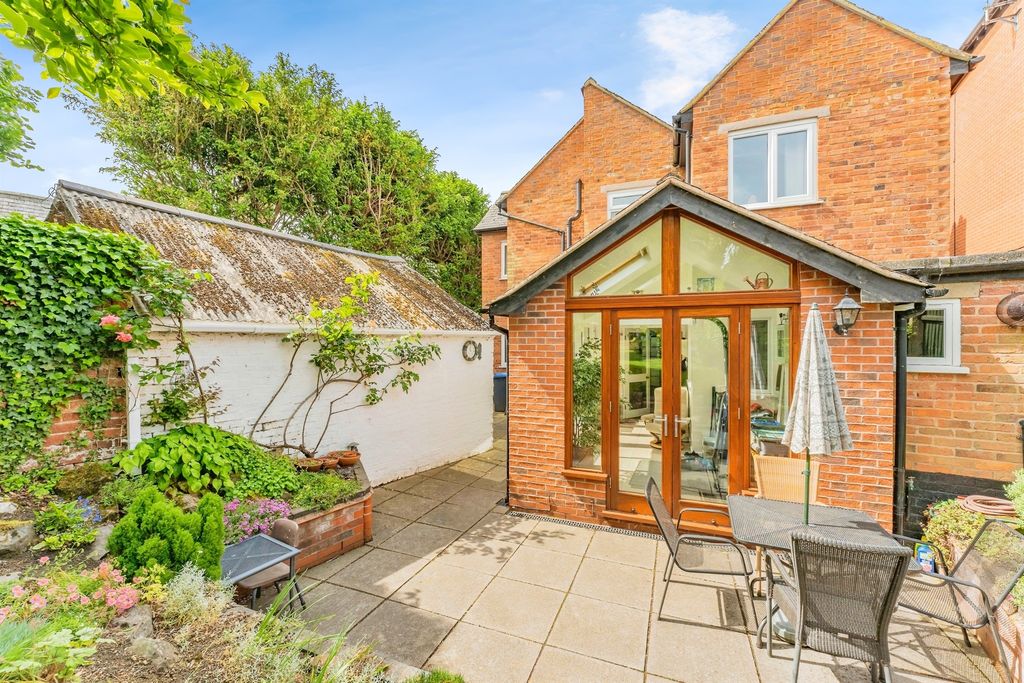 Property photo 2 of 13