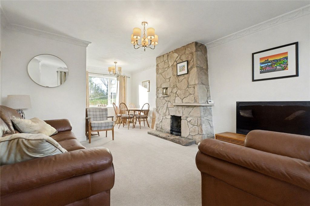 Property photo 2 of 18 Picture No. 12