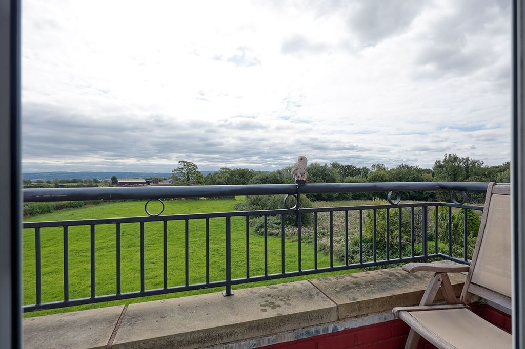 Property photo 2 of 20 4397993