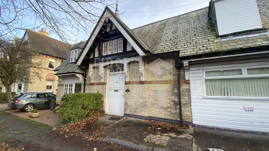 Property photo 1 of 8 Photo 9