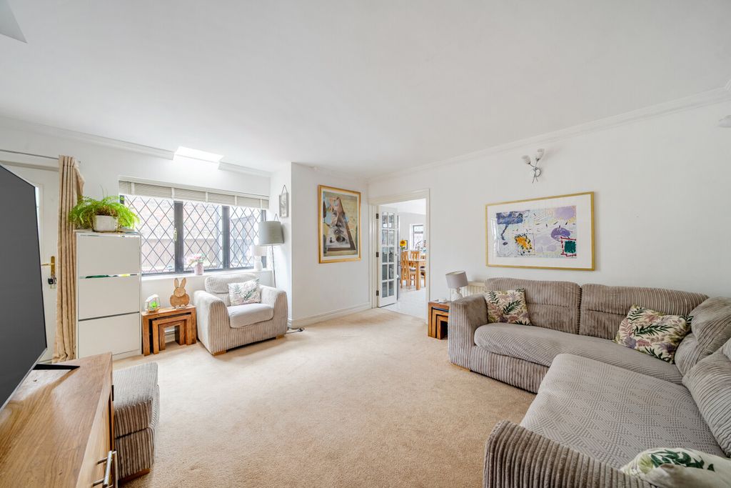 Property photo 3 of 16 1508996-11-6A8436...