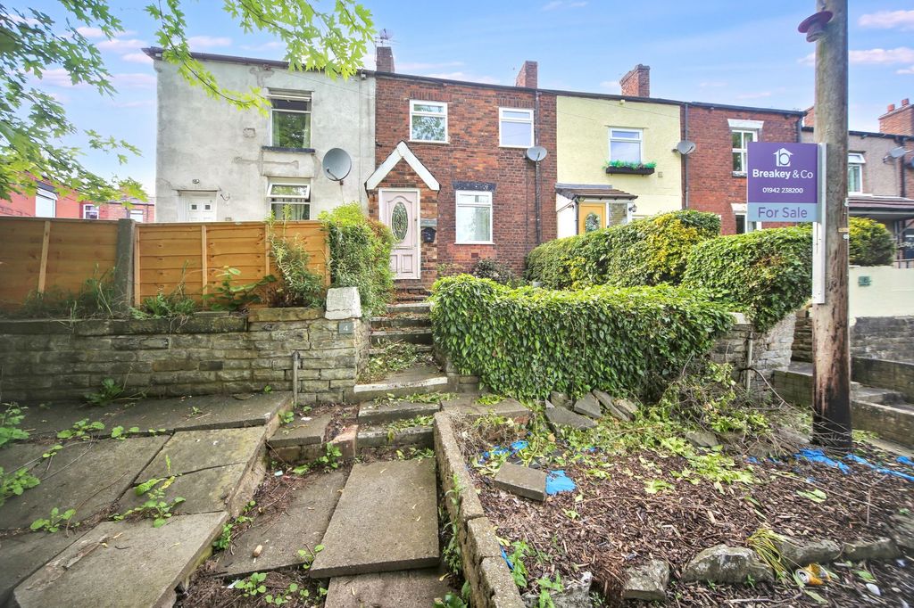 Property photo 1 of 18