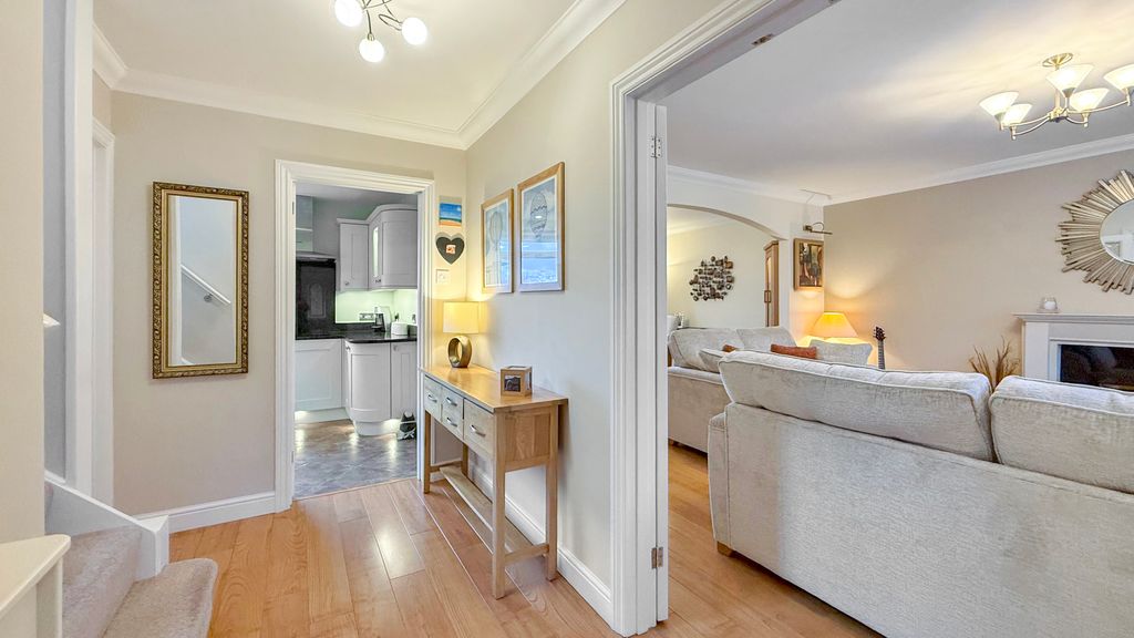 Property photo 2 of 25 Hallway