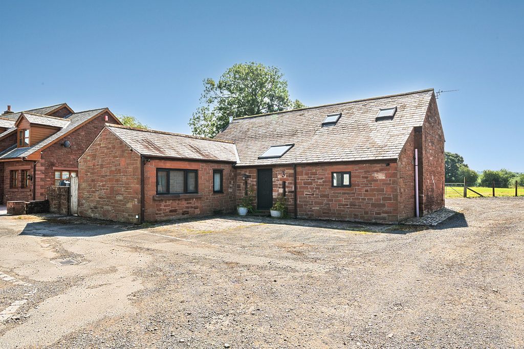 Property photo 1 of 32
