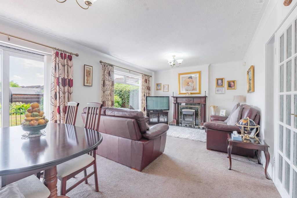Property photo 2 of 18