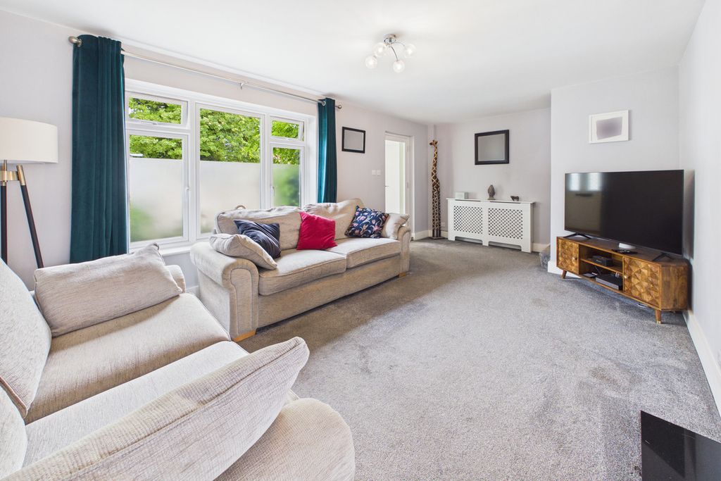 Property photo 2 of 16