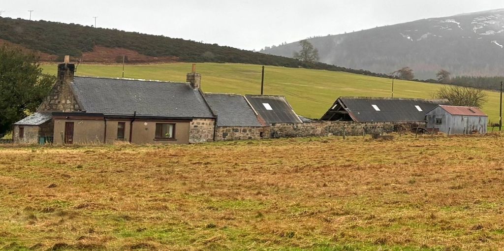 Property photo 1 of 24