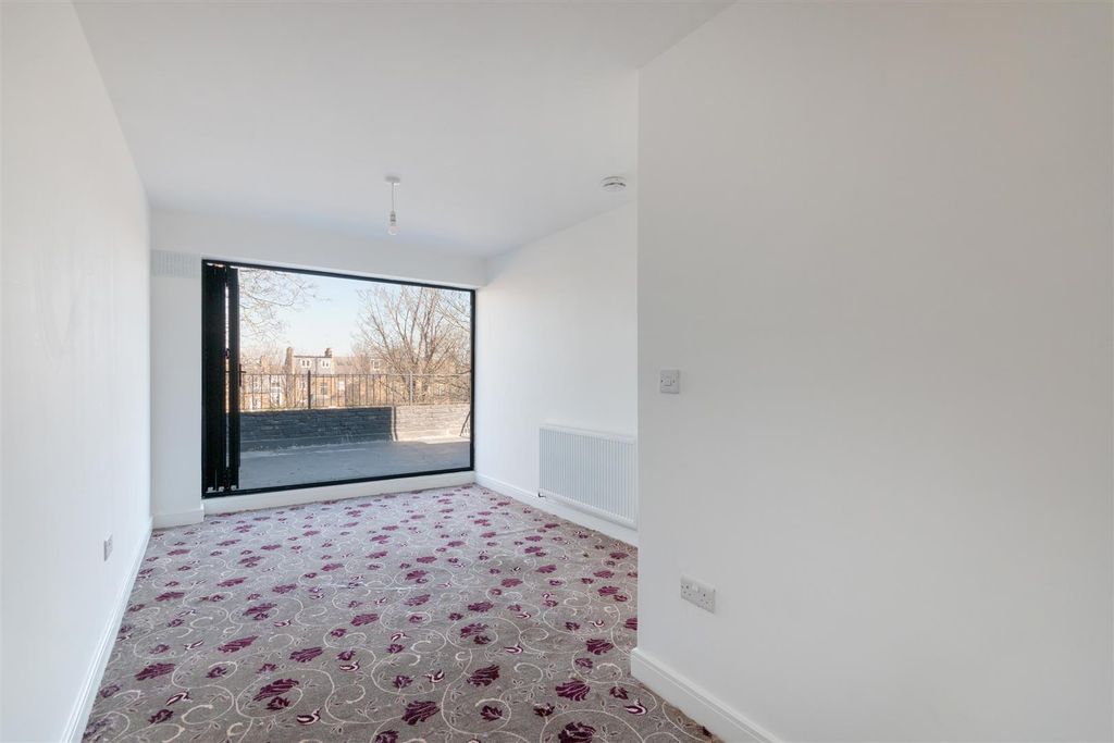 Property photo 2 of 2 Upper Richmond Road 120 F2 Ph1.Jpg