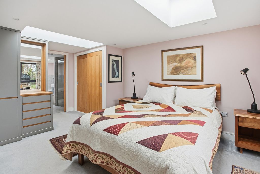 Property photo 3 of 24