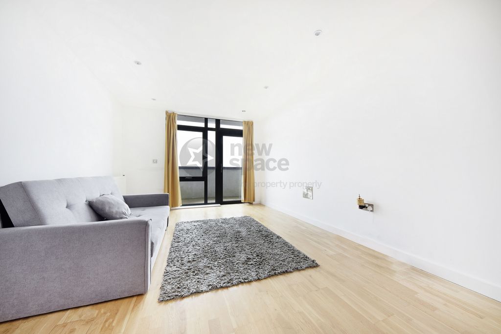 Property photo 3 of 16 Photo 3