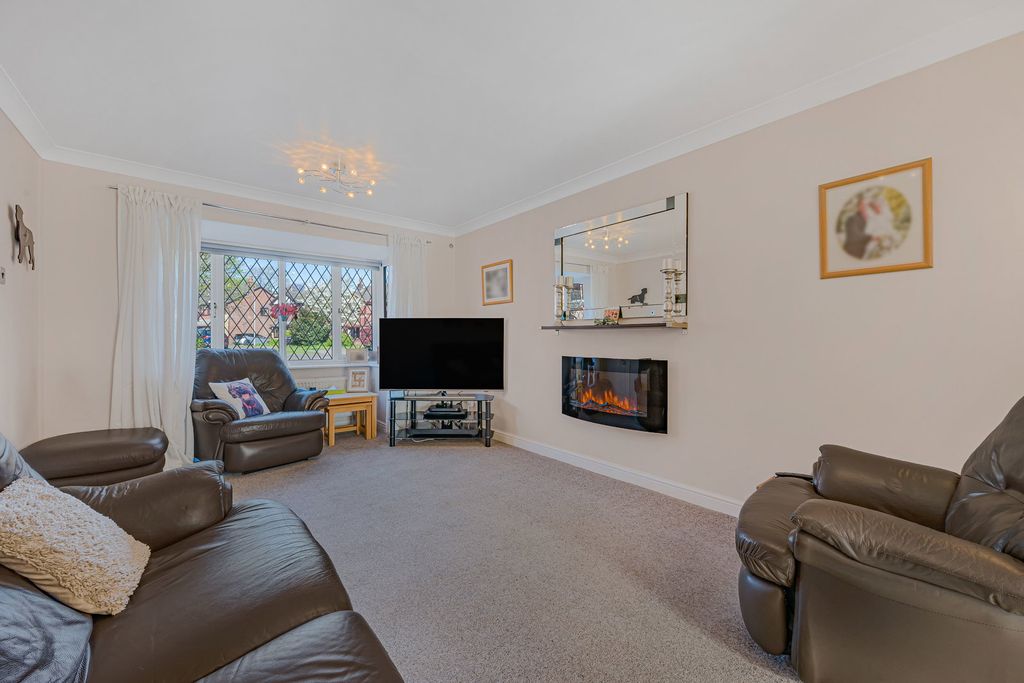 Property photo 2 of 37