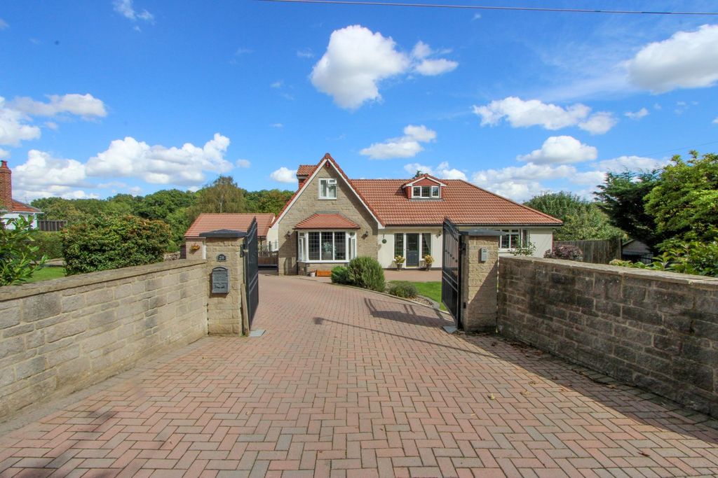 Property photo 1 of 40