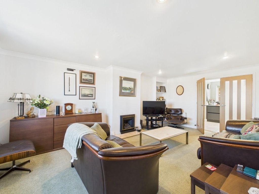 Property photo 3 of 44 Sitting Room
