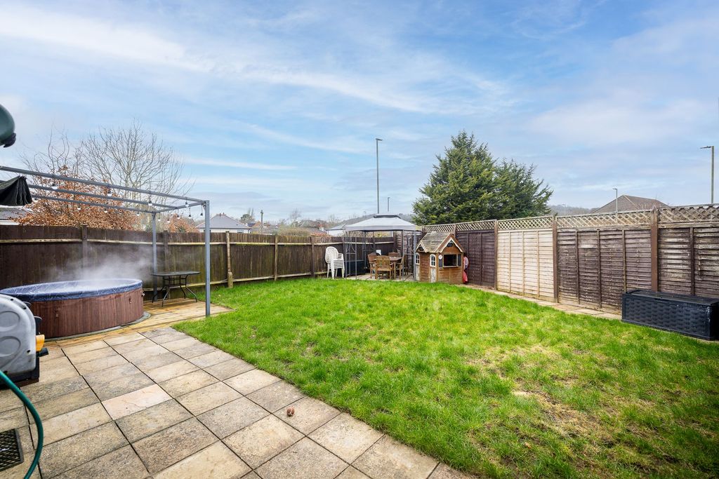 Additional image 10 of 2 bed maisonette for saleOxted Road, Godstone RH9
