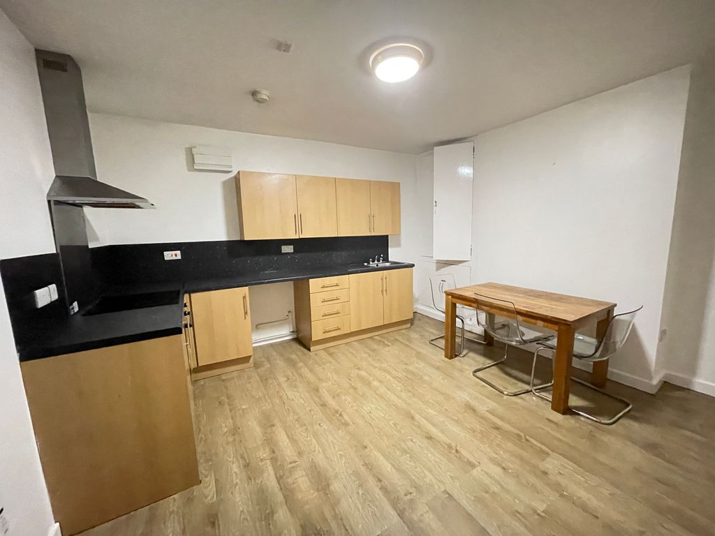 Property photo 2 of 4 Kitchen 