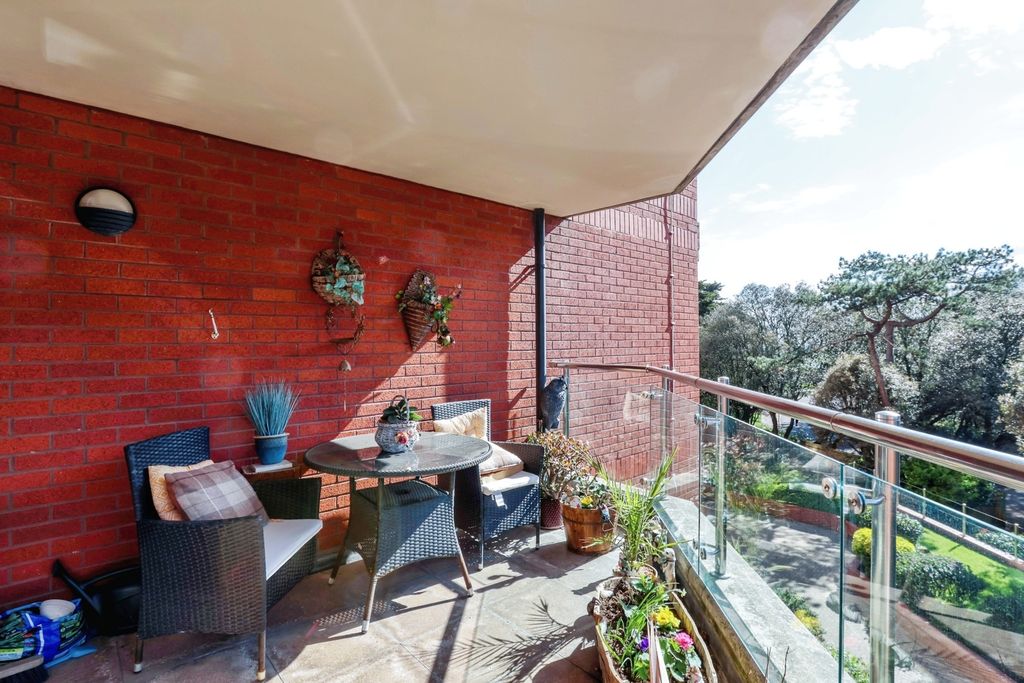 Property photo 1 of 19 Pbox-Img.Jpg