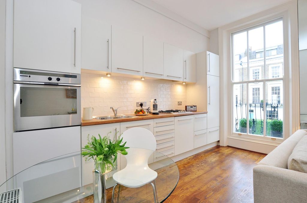 Property photo 3 of 7 1