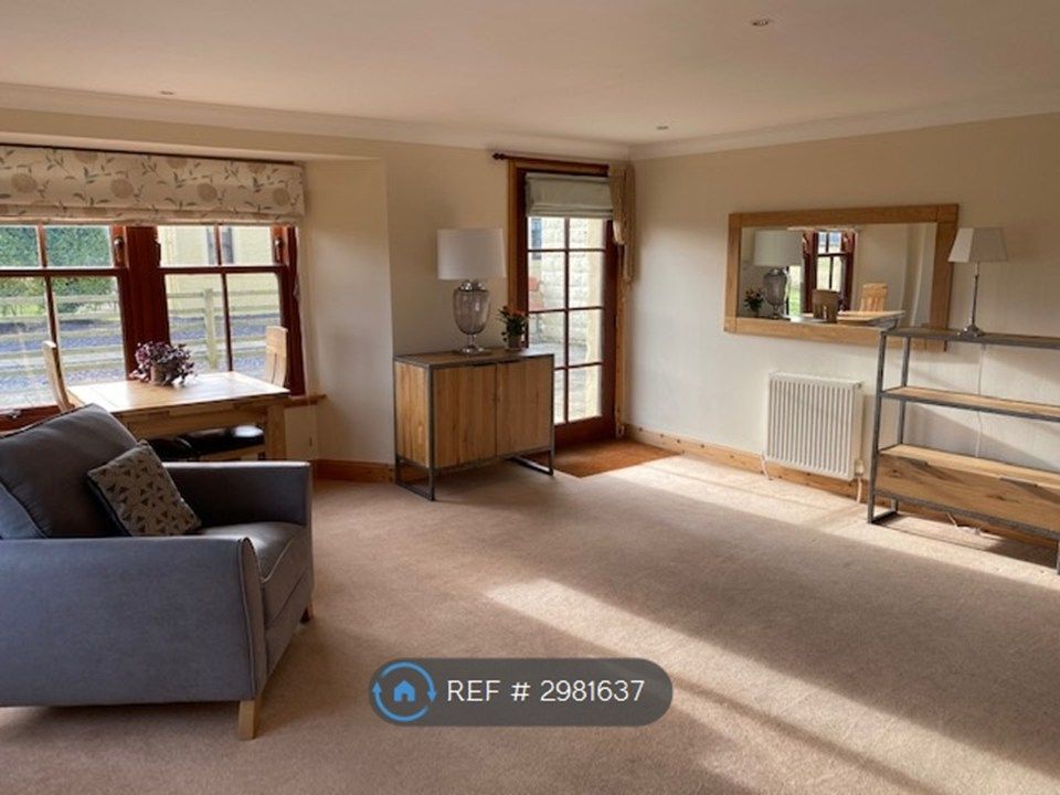 Property photo 3 of 10 Living Room