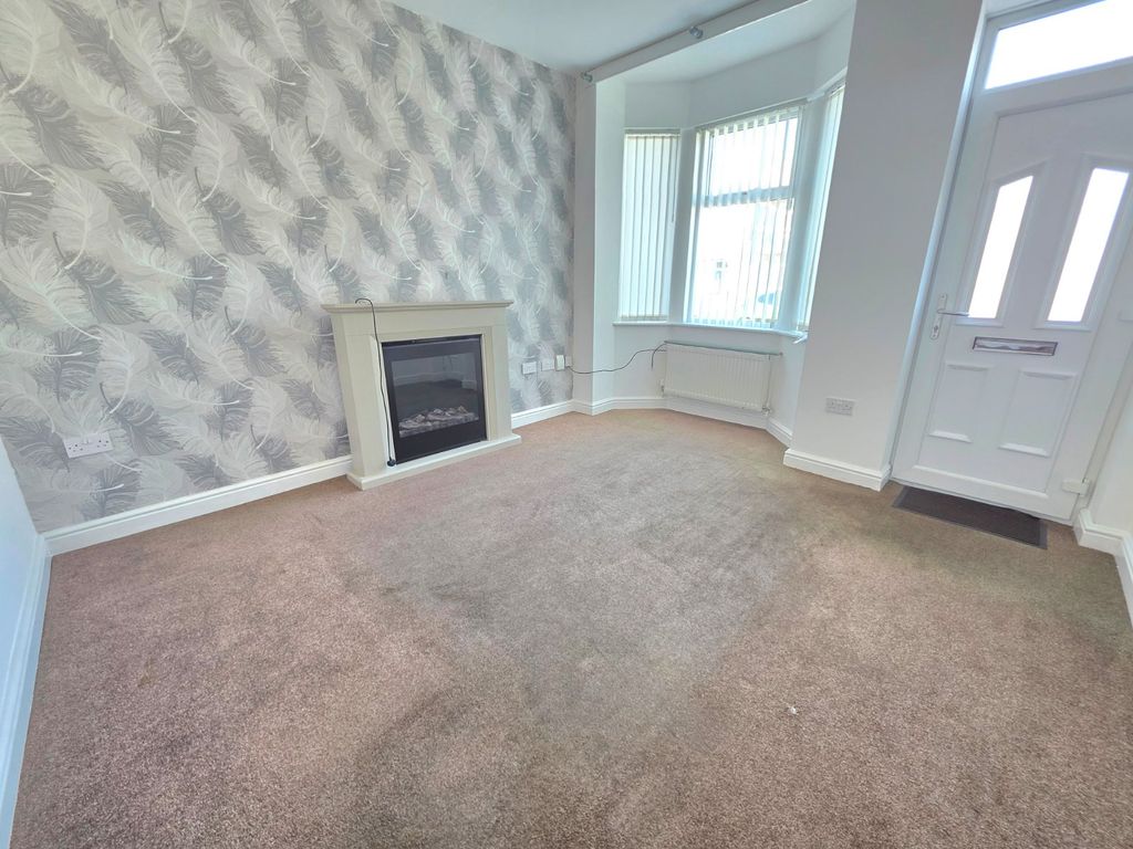 Property photo 2 of 20 Lounge