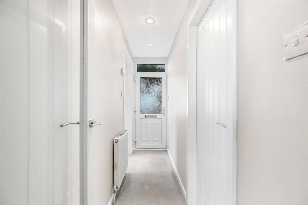 Property photo 2 of 17 Hallway