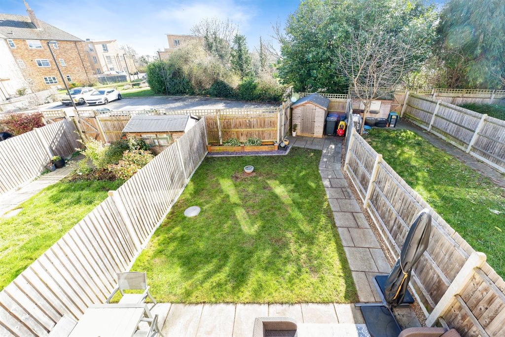 Property photo 3 of 18