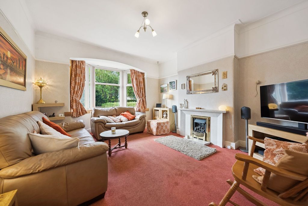 Property photo 2 of 34