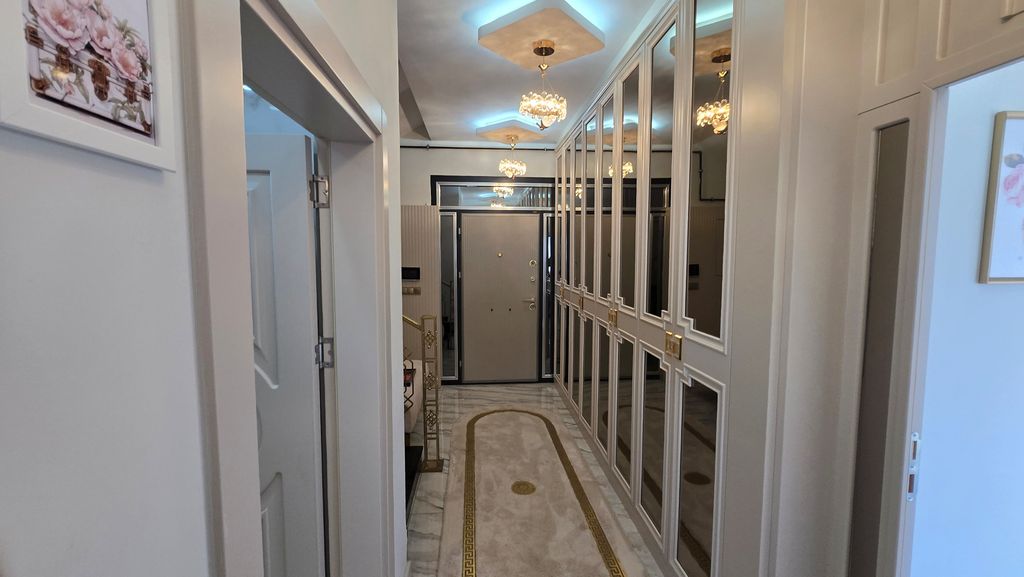Property photo 2 of 22 Impeccable Villa With A Private Pool &amp; Garden For Sale In Belek, Antalya - Entrance Hallway