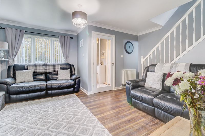 Property photo 3 of 19 Lounge