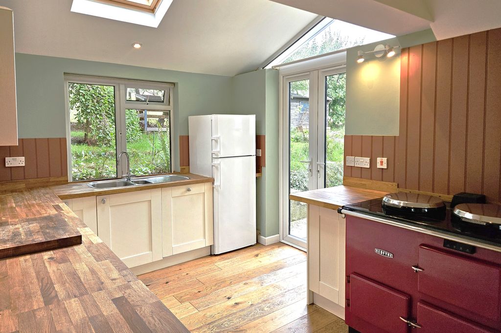 Property photo 3 of 11