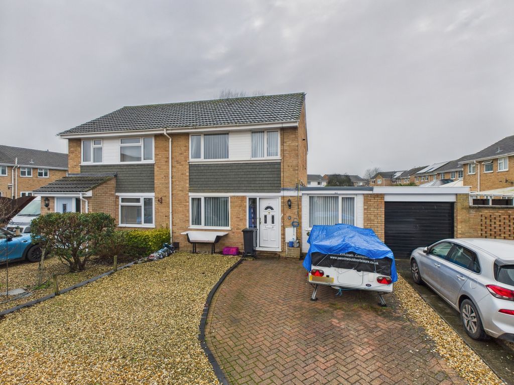 Property photo 1 of 18 Front