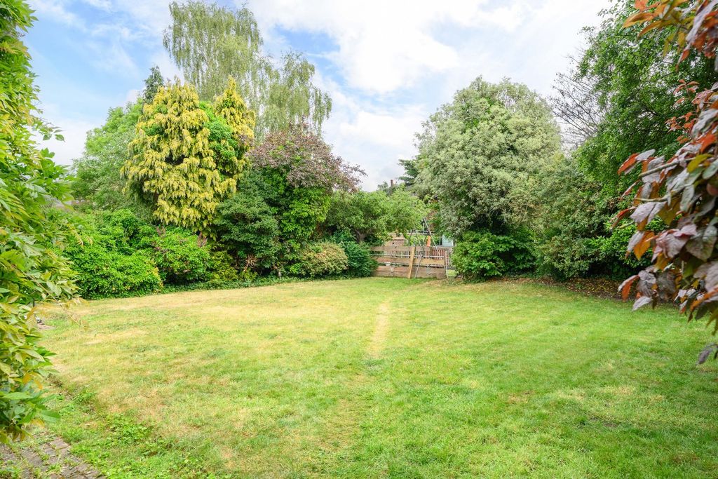 Property photo 2 of 16