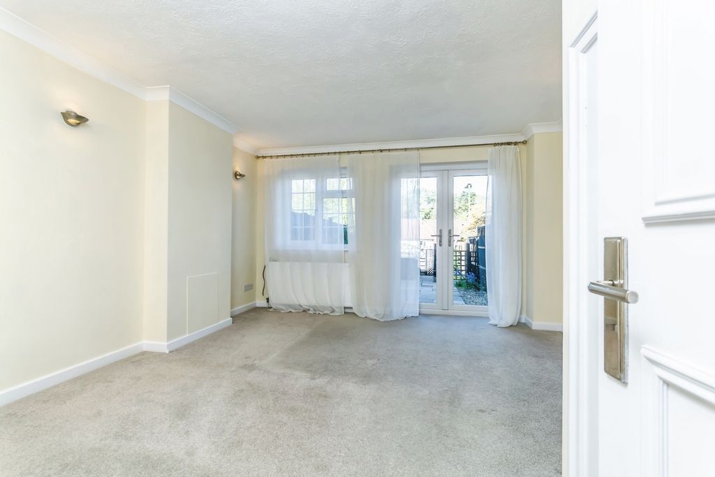 Property photo 3 of 12 Pbox-Img.Jpg