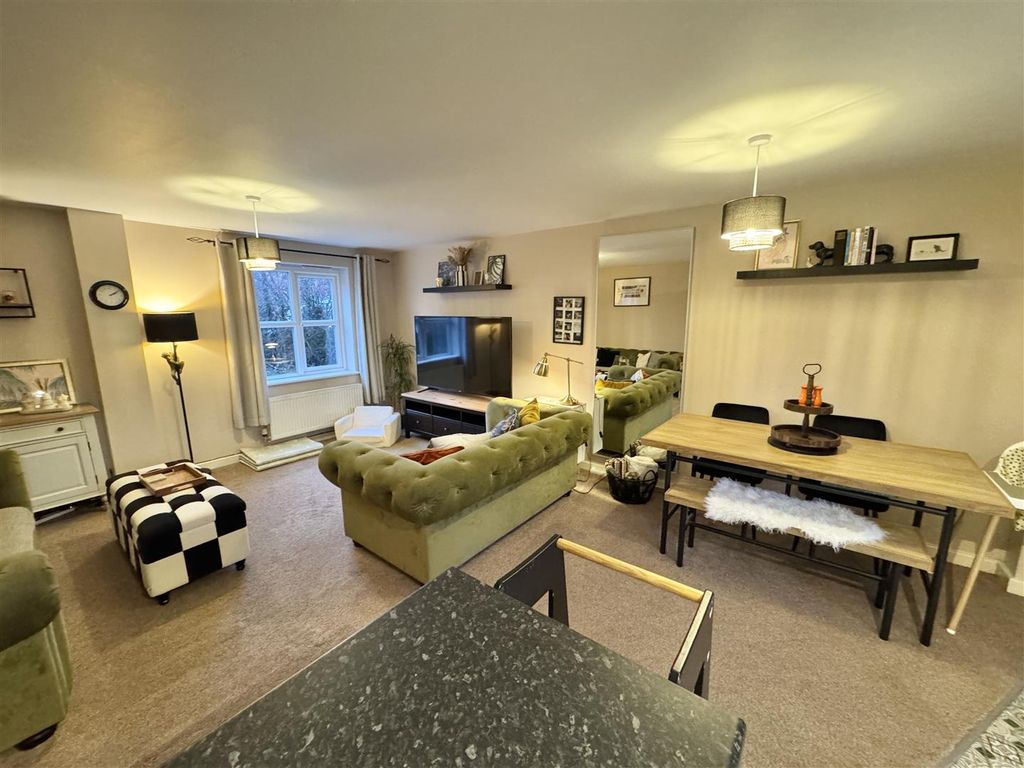 Property photo 2 of 14 Img_9690.Jpg