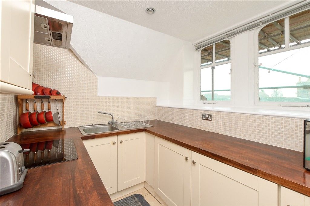 Property photo 3 of 12 Kitchen