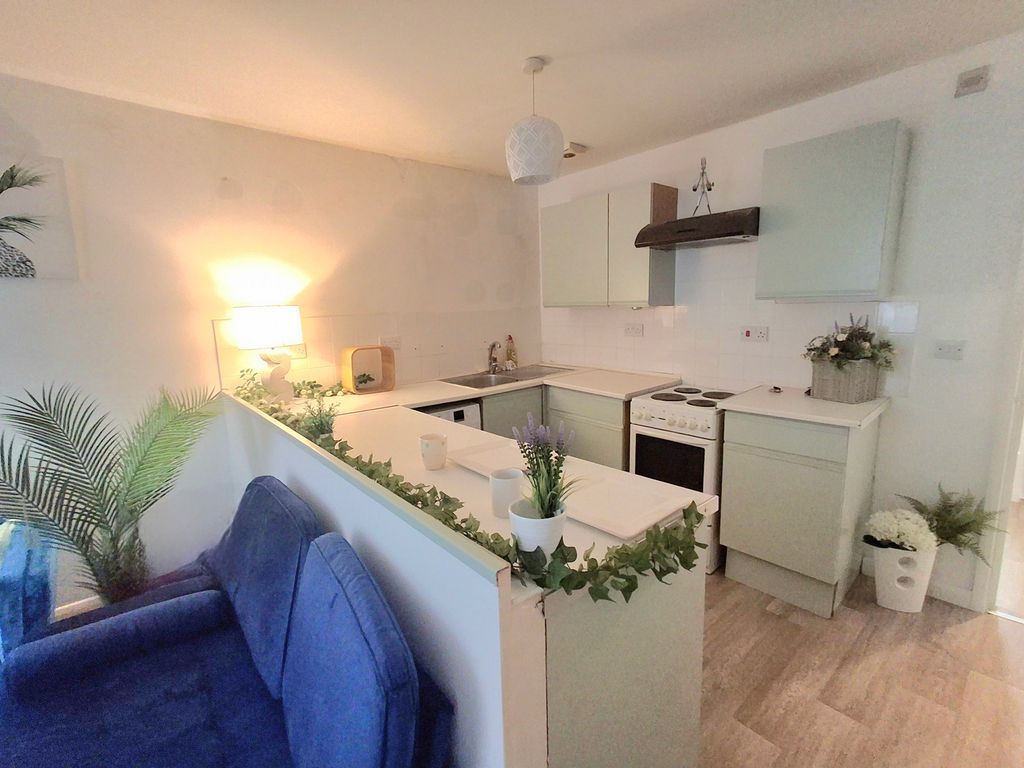 Property photo 3 of 5 Kitchen
