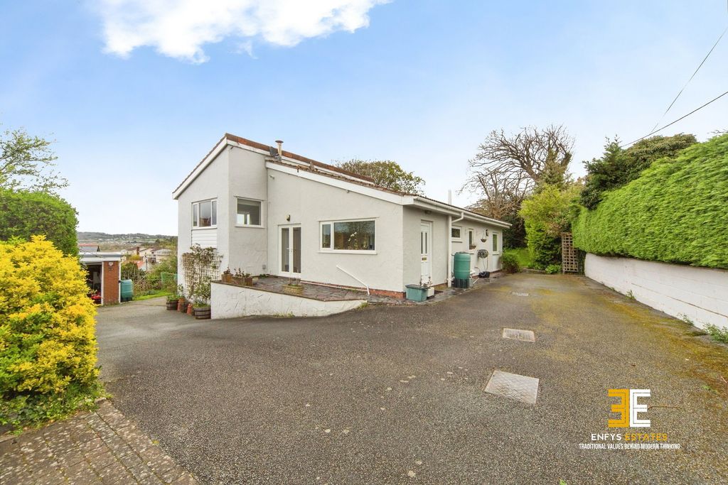 Property photo 1 of 27